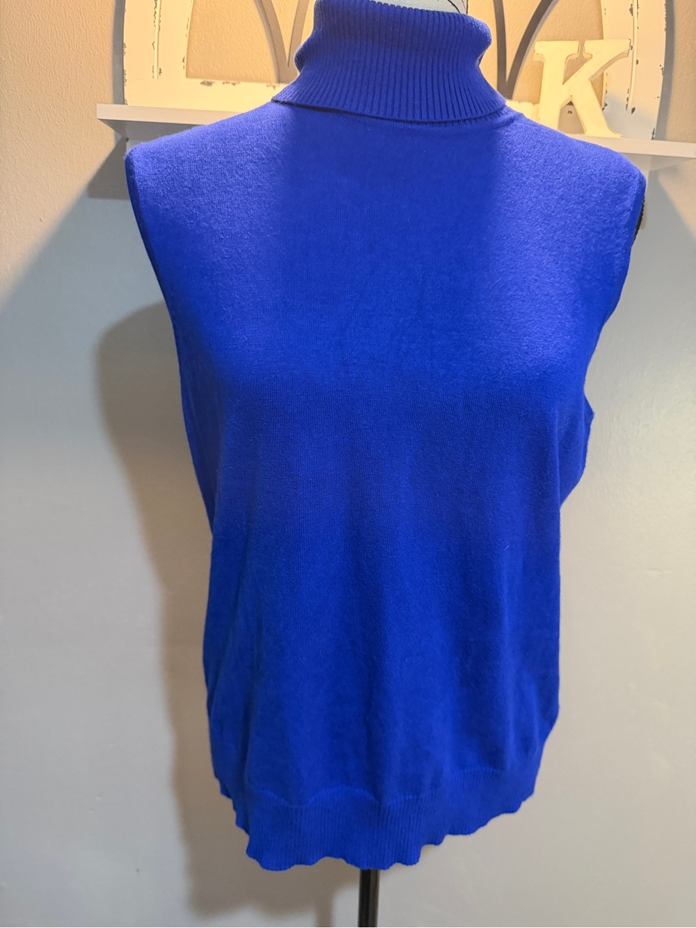 CABLE & GUAGE COBALT BLUE SLEEVELESS TURTLE NECK SWEATER SZ L